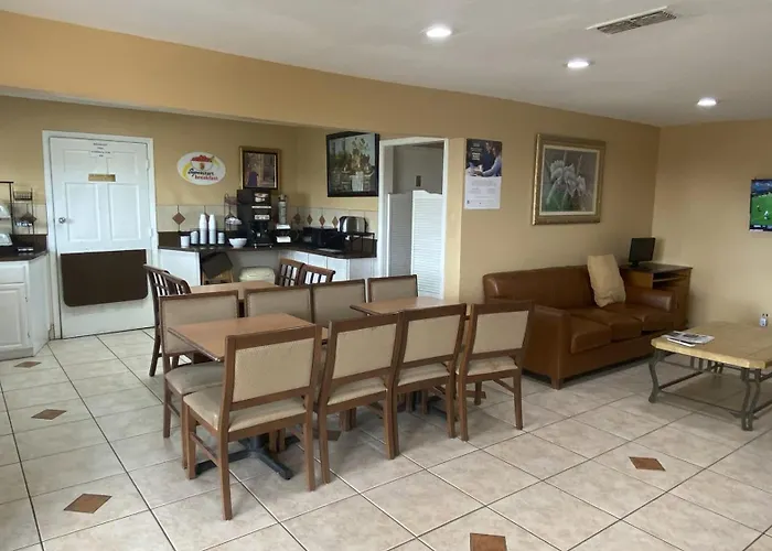 Super 8 By Wyndham Decatur Texas