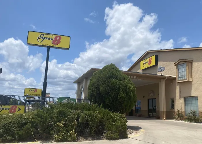 Super 8 By Wyndham Decatur Texas