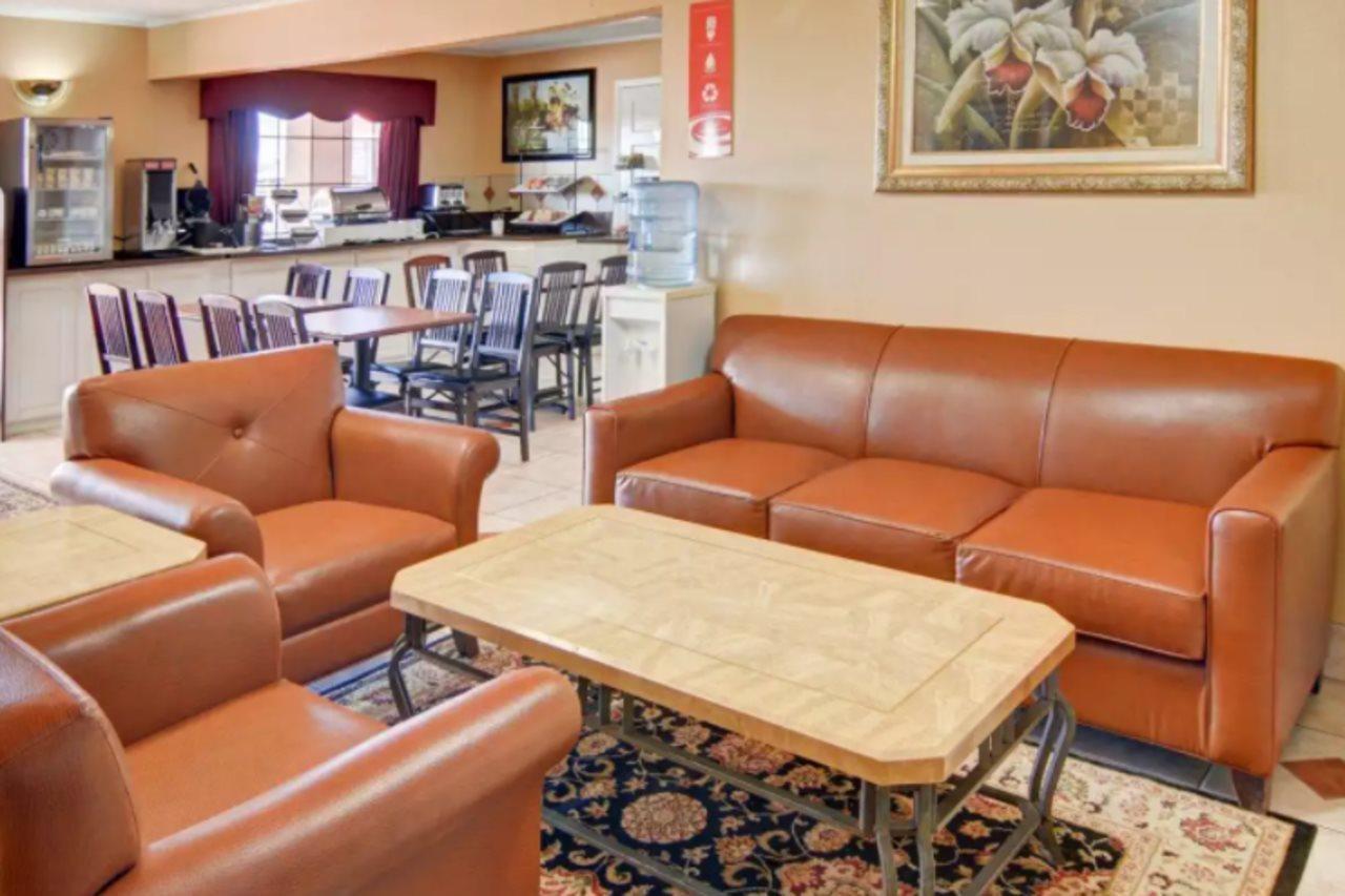Hotel Super 8 By Wyndham Texas Decatur