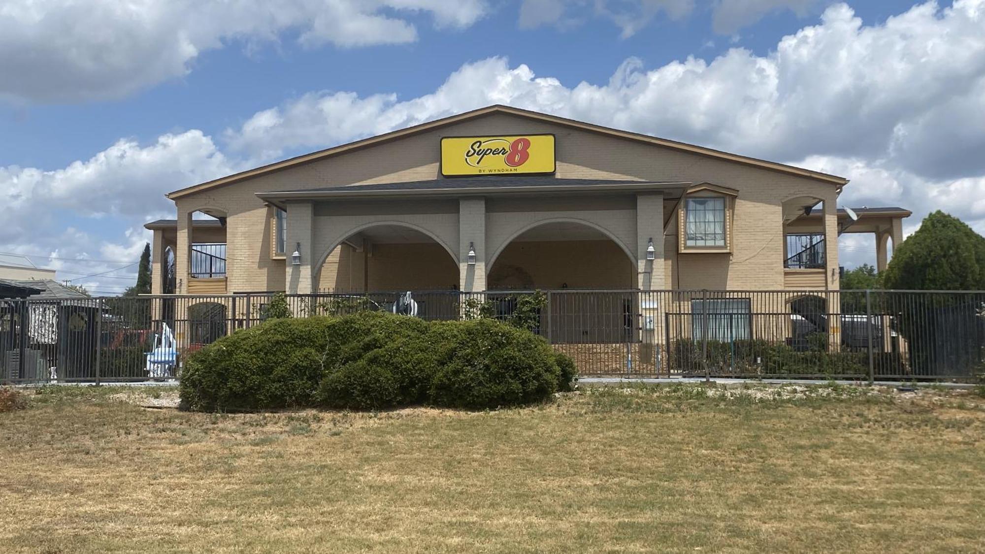 Super 8 By Wyndham Texas 2*
