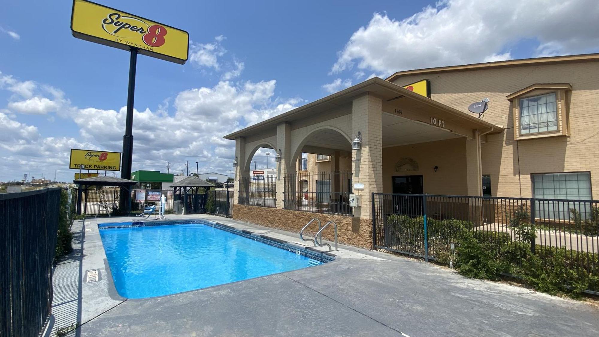 Hotel Super 8 By Wyndham Texas
