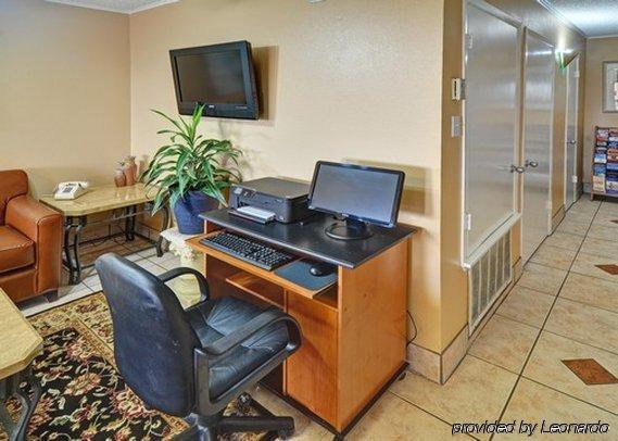 Super 8 By Wyndham Texas Hotel 2*