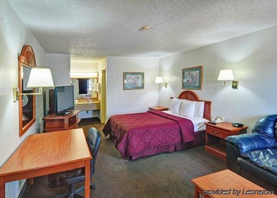 Super 8 By Wyndham Texas Hotel 2*