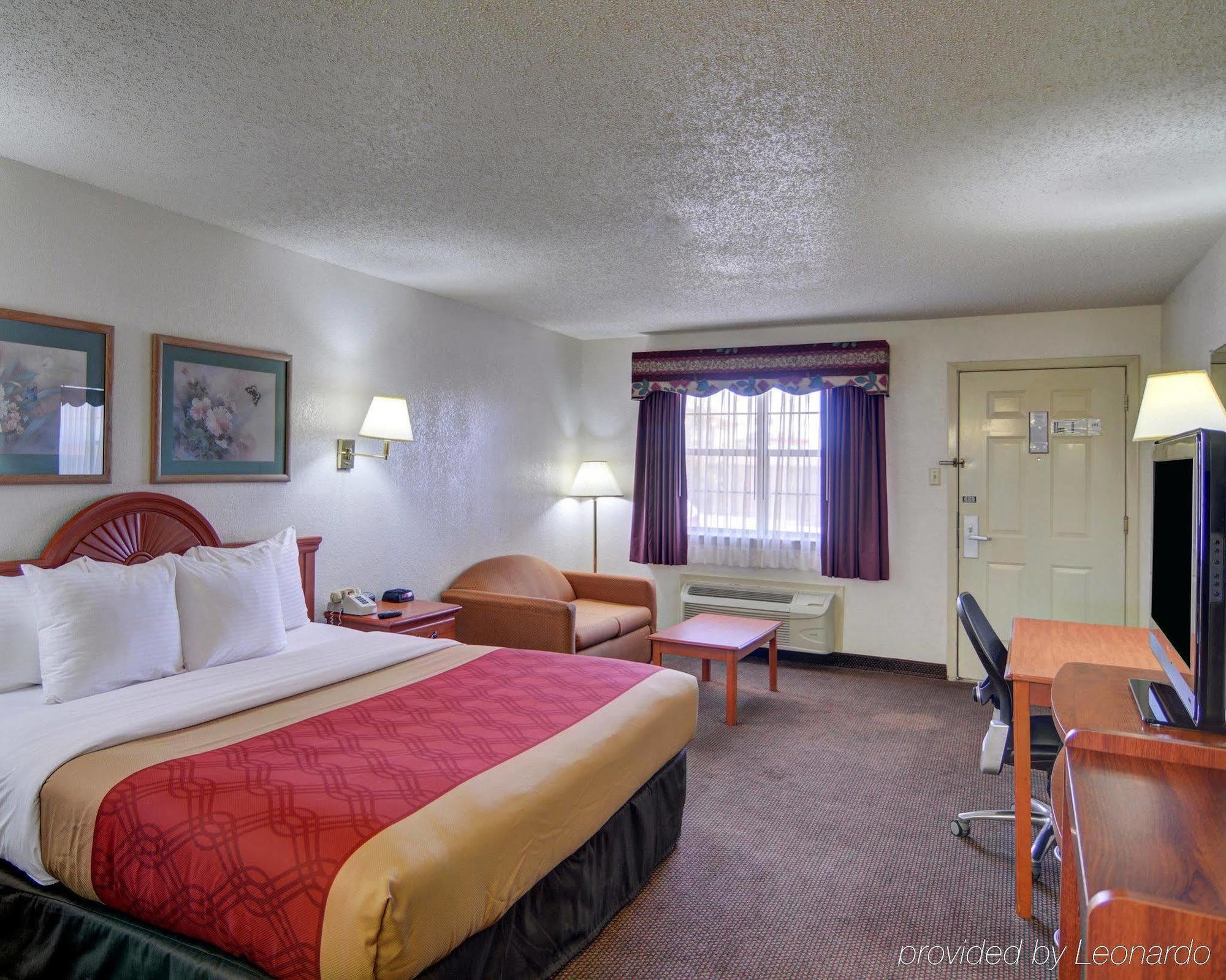 Hotel Super 8 By Wyndham Texas 2*