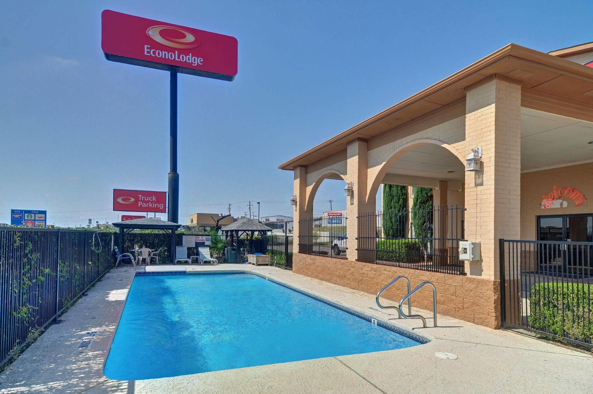 Hotel Super 8 By Wyndham Texas Decatur