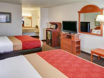 Super 8 By Wyndham Texas Hotel