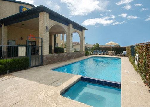 Super 8 By Wyndham Texas 2*
